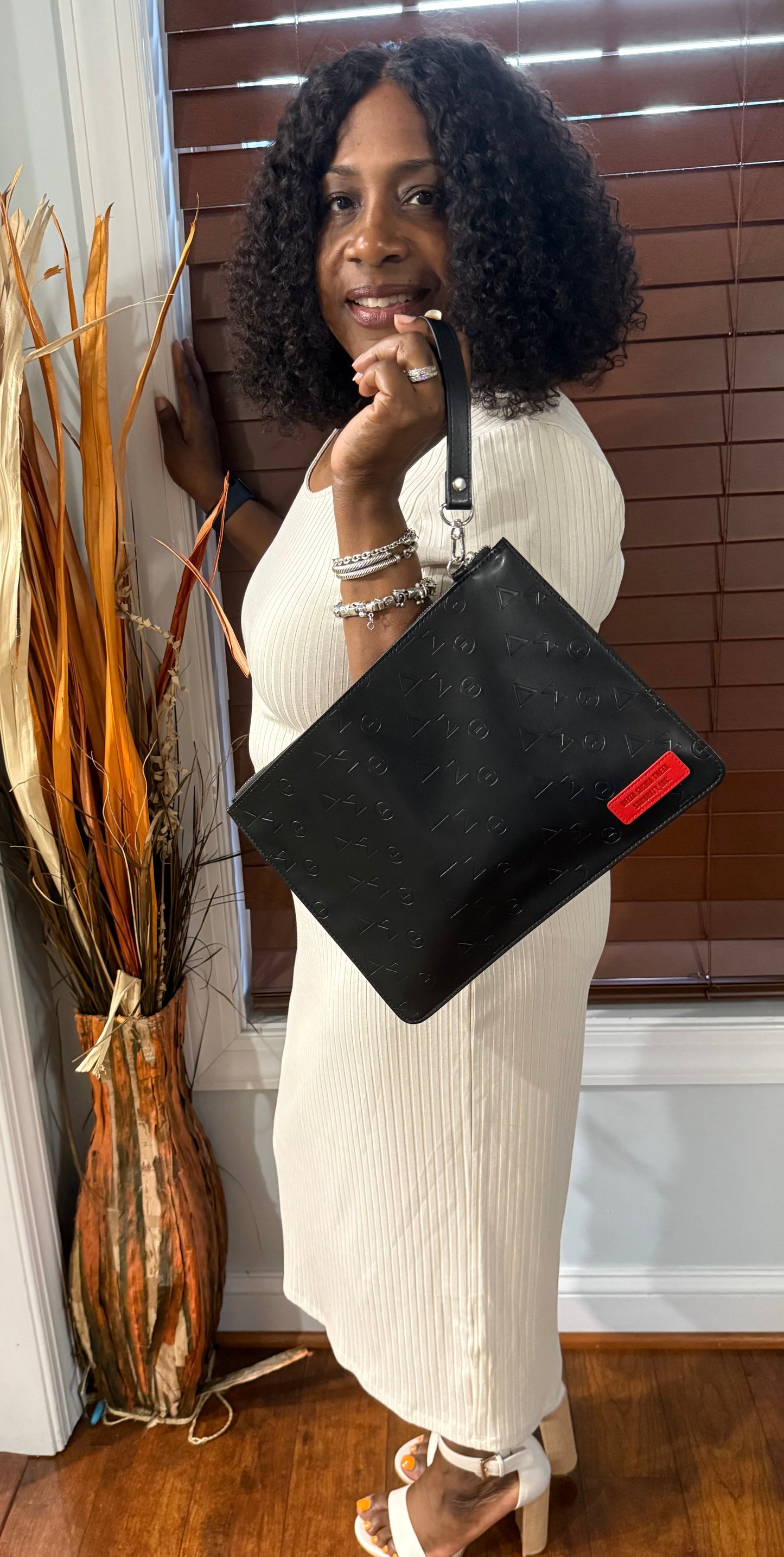 Delta Sigma Theta clutch or wristlet