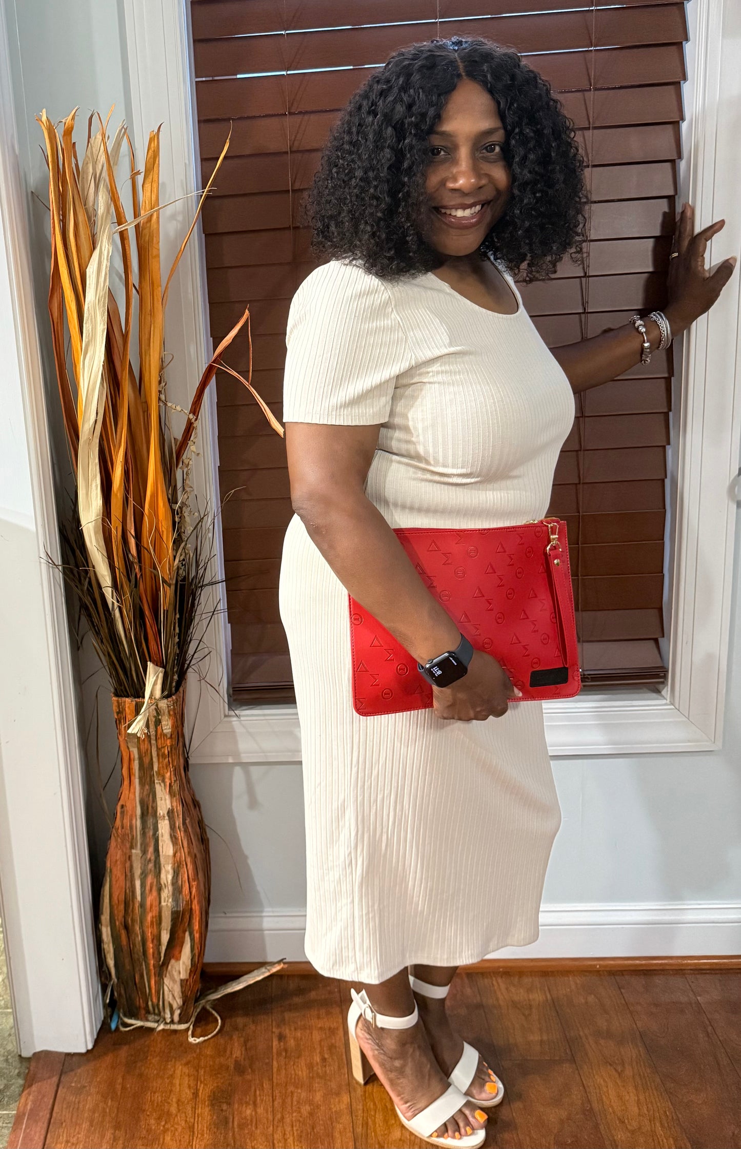 Delta Sigma Theta clutch or wristlet