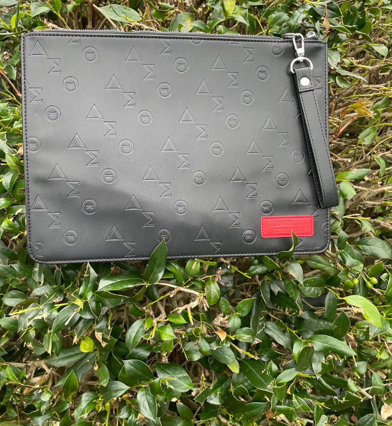 Delta Sigma Theta clutch or wristlet