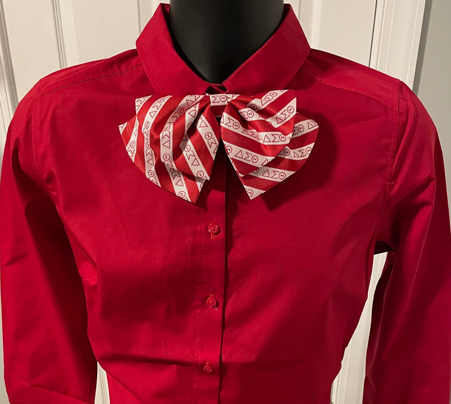 Delta Sigma Theta bow tie